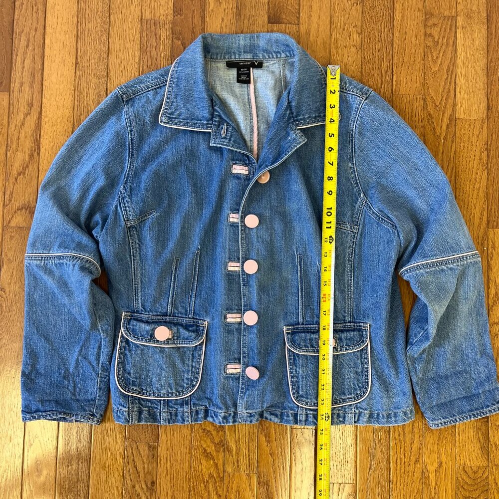 Demin jacket with pink contrast stitching and button detail - Picture 3 of 5